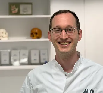 Dr. Bral